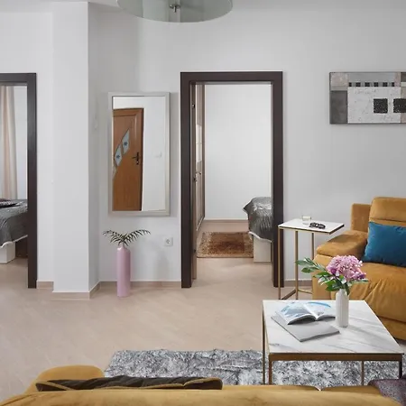 Malibu One Apartment