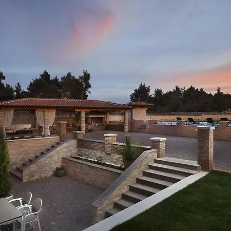 Malibu One Apartment *